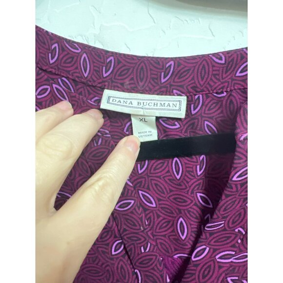 Dana Buchman V Neck Maroon Fun Geometric Print Blouse Sz XL Tunic Length - Picture 2 of 7